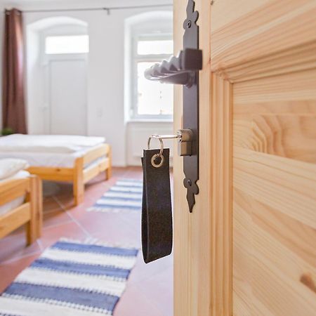 Doppelzimmer III Gaestezimmer In Unterkunft Mit Gemeinschaftsbad Und Gemeinschaftskueche Chemnitz  Exteriér fotografie