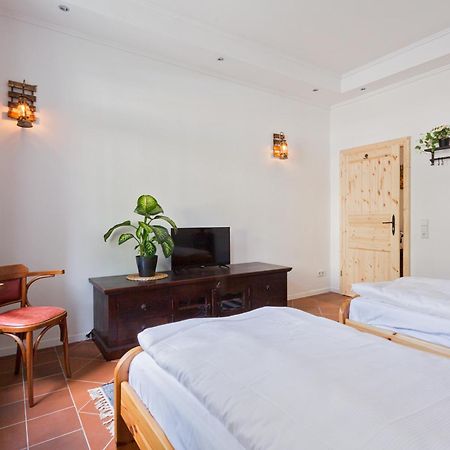 Doppelzimmer III Gaestezimmer In Unterkunft Mit Gemeinschaftsbad Und Gemeinschaftskueche Chemnitz  Exteriér fotografie